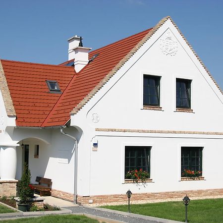 Palos Resort Zalacsány Екстериор снимка